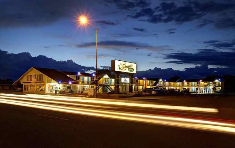 roadrunner lodge motel 768x483