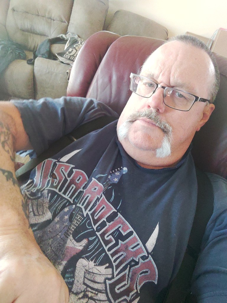 1776196941180629303418575993545 768x1024